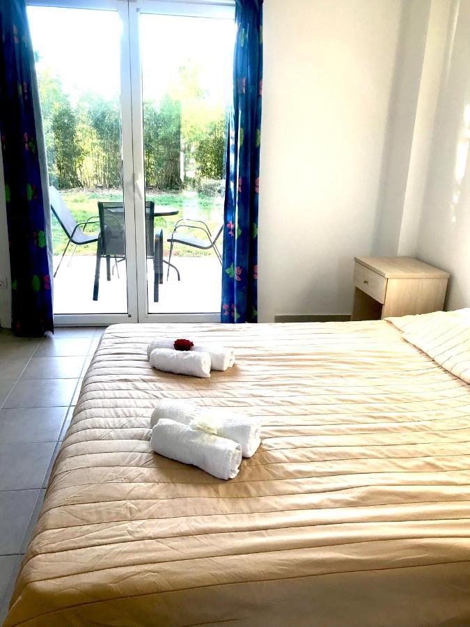 Room In Studio - Studio Banos Apartments And Swimming Pool Roda  Exterior foto